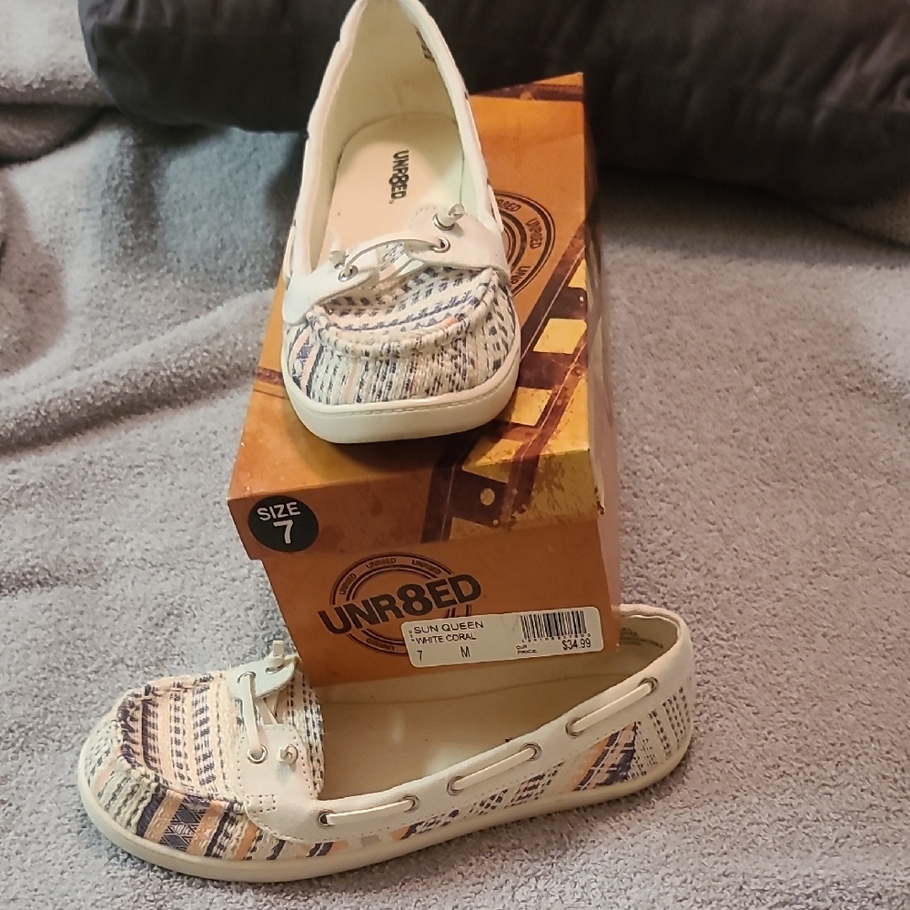 Women's Casual Slip-On Shoes - UNR8ED